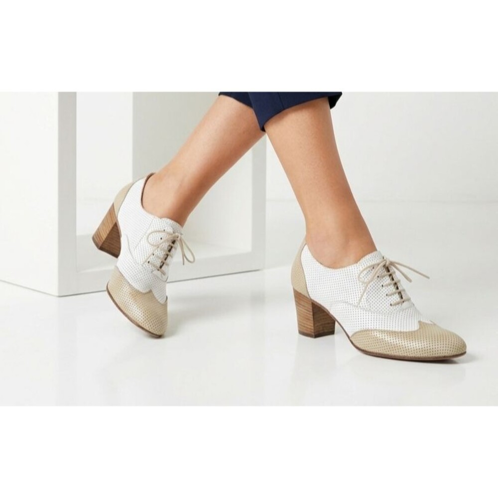 Carel Paris Shoes EU 38 US 7.5 Two Tone Perforated Leather Wingtip Oxford Heels
